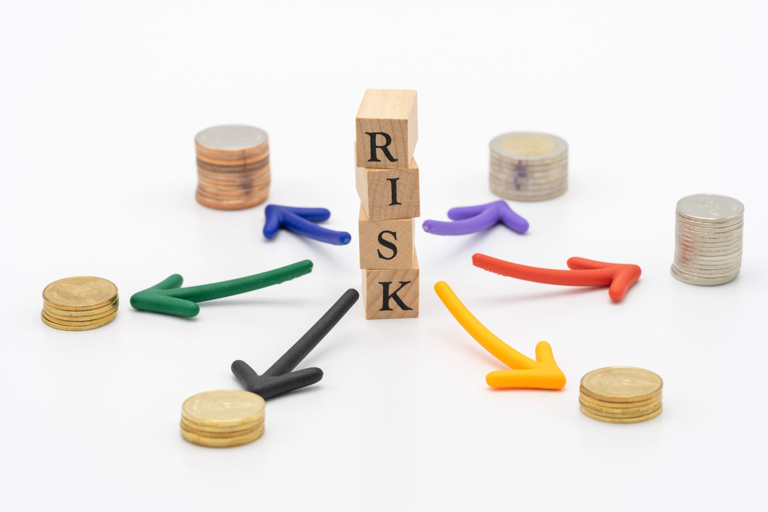 Một số cách giúp nhà đầu tư hạn chế rủi ro khi đầu tư chứng khoán