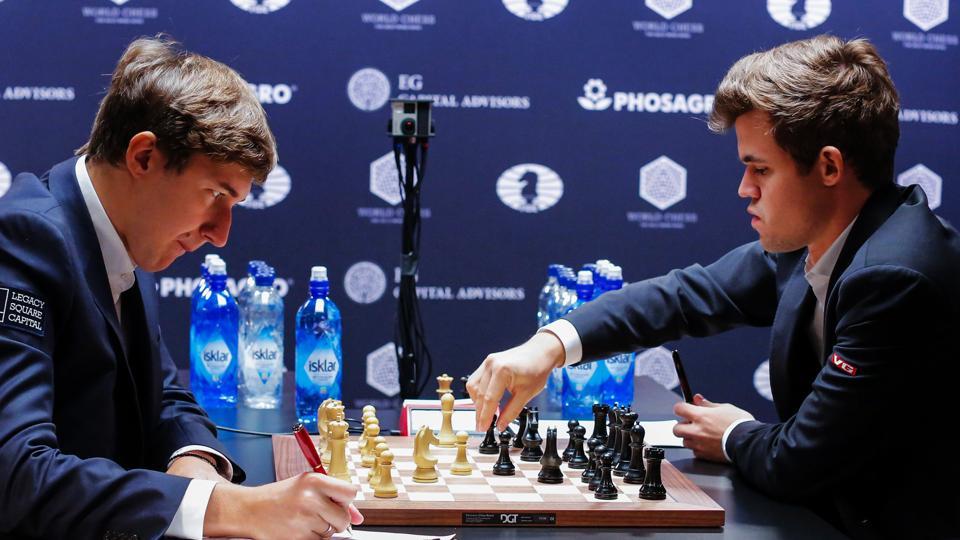 Sau khi để thua Sergey Karjakin, Vua cờ Carlsen đứt mạch 24 ván bất bại